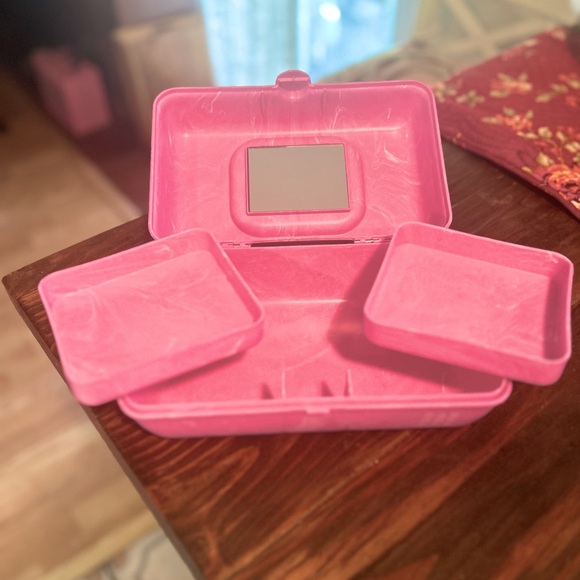 Caboodles Mini Petite Bubblegum Pink Case - Picture 6 of 8